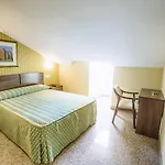 Arcos Catedral Otel 3*