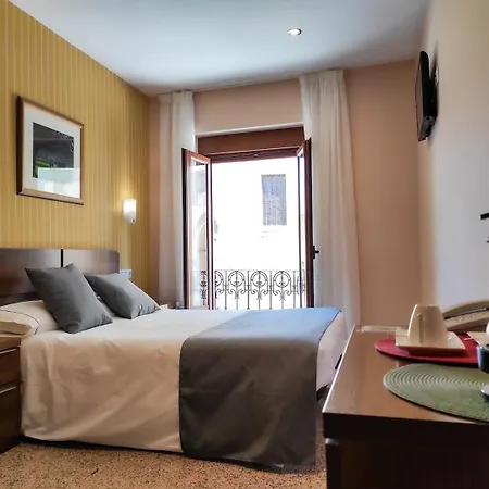 ホテル Arcos Catedral 3*