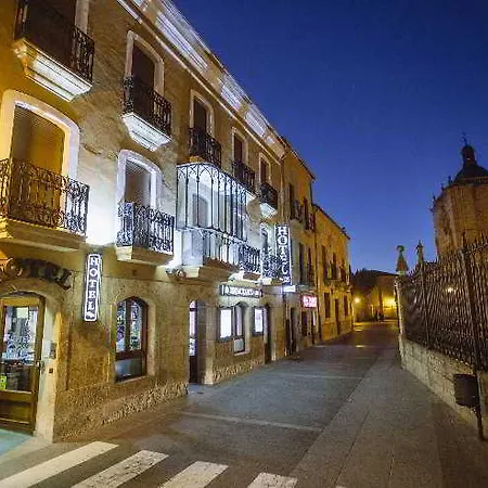 Hotell Arcos Catedral 3*