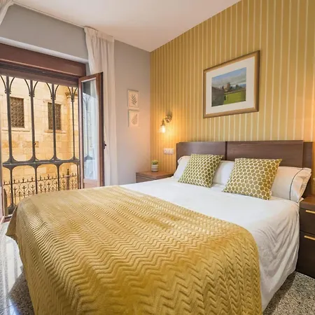 Hotel Arcos Catedral 3*