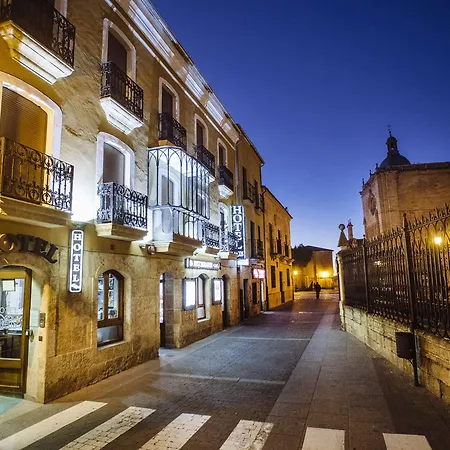 Hotel Arcos Catedral