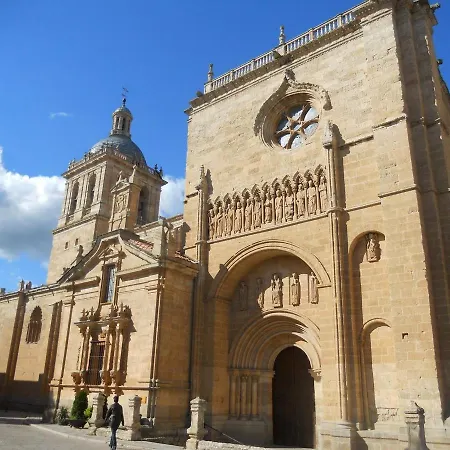 Hotel Arcos Catedral 3*