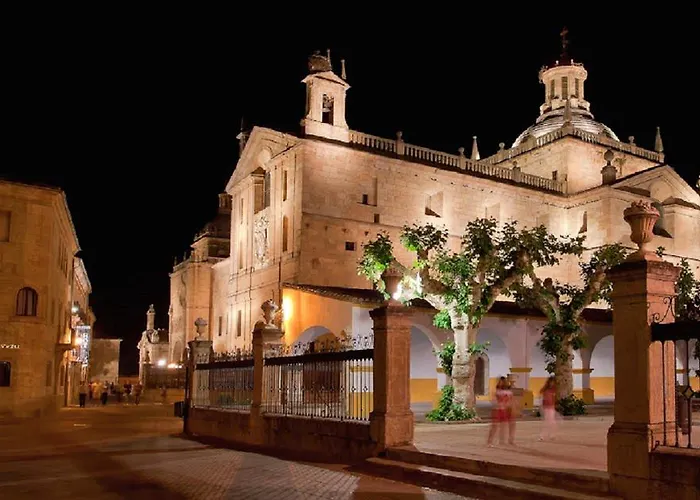 Arcos Catedral 酒店