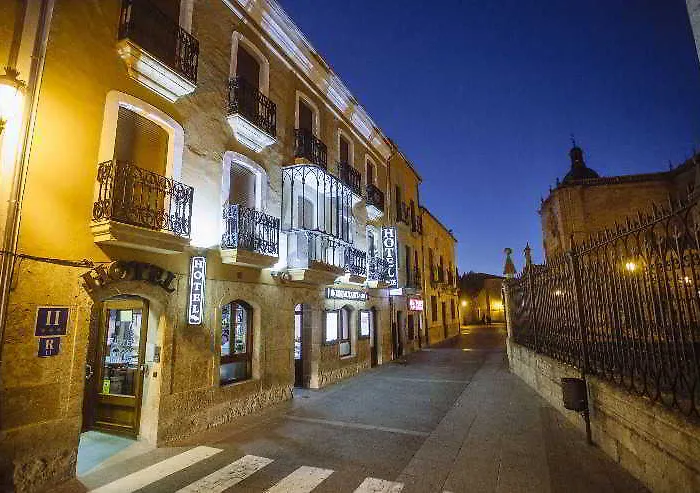 酒店 Arcos Catedral 3*