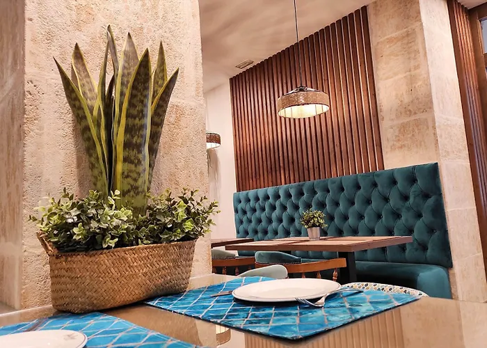 Hotel Arcos Catedral 3*